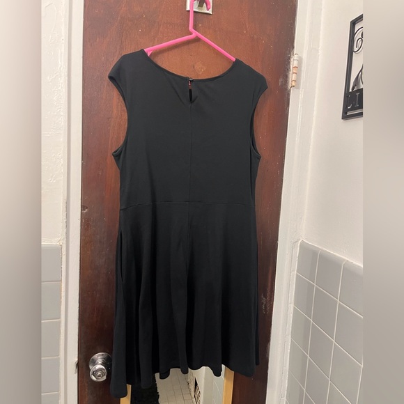 LAST CALL!! Elegant Black Sleeveless Dress from New York and Company. Size Large - Picture 3 of 3